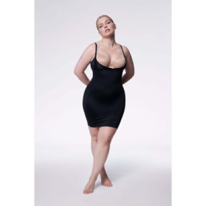 Apatinukė 222 Basic Slip Poen Biust Juoda